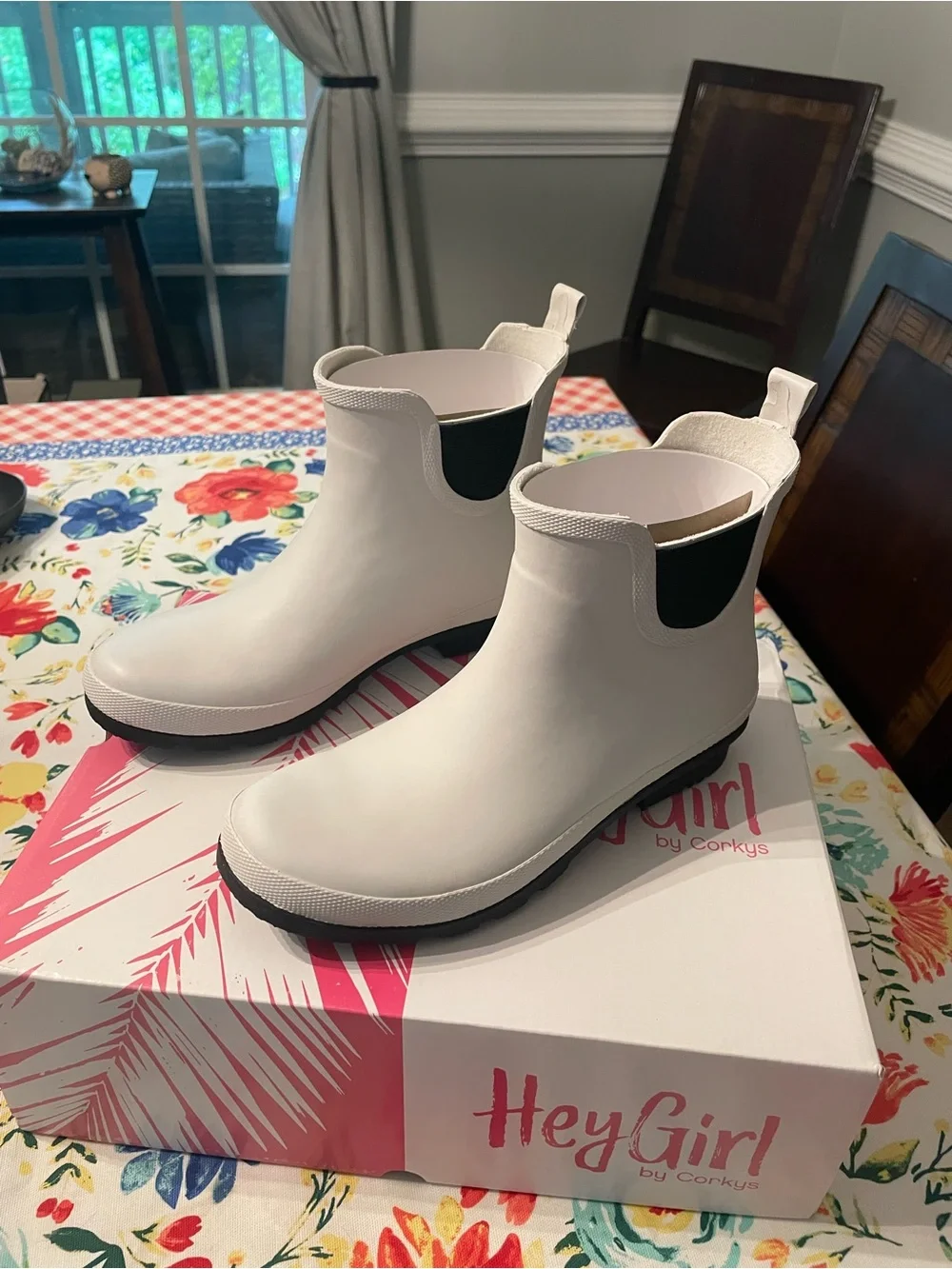 Hey Girl by Corkys Yikes White Pull-On Rain Boots Size 8 NIB